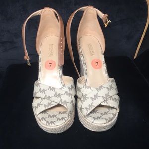 Womens Michael Kors size 7 jute wedge sandal